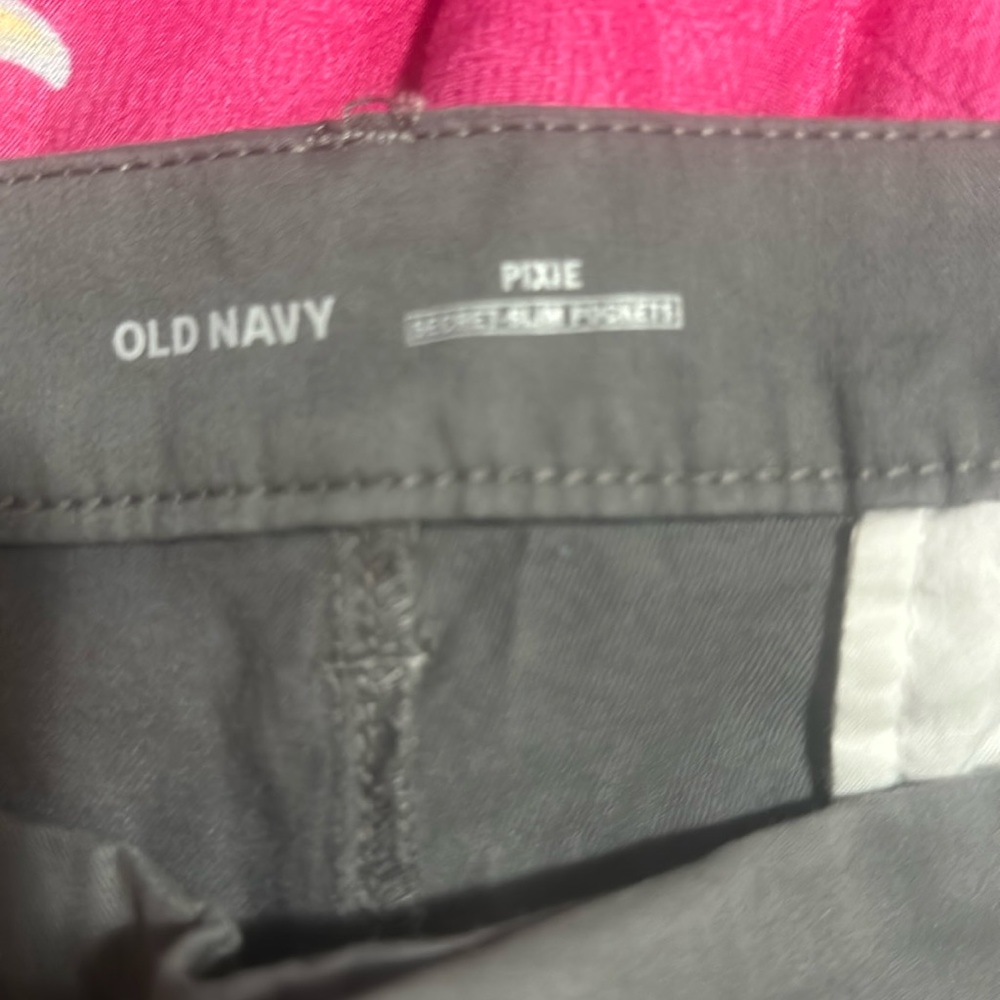 Women’s Old Navy pixie size 22 long
